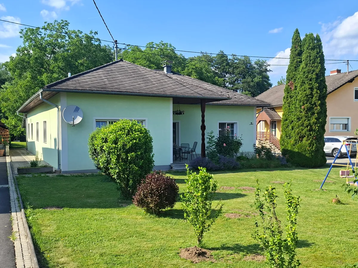 Sonniger Bungalow in zentraler Lage mit schönem Garten - Ansicht 2