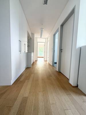 helle 2-Zi-Wohnung mit Loggia/Balkon & Garage in 1130 Wien zu Mieten – Bild 3