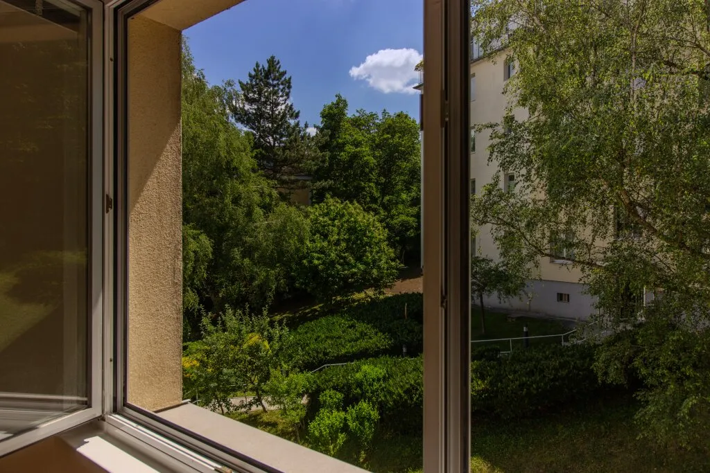 Erstbezug nach Sanierung: Fernblick mit Loggia & Garage - Ansicht 3