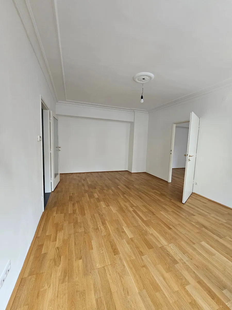 Schöne 2,5-Zimmer-Wohnung sofort verfügbar – pohled 2