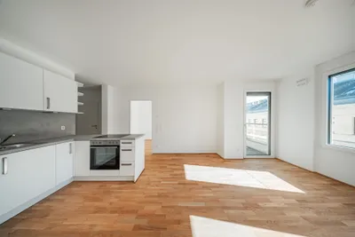 Erstbezug, helle 3-Zimmer Wohnung mit zwei Balkonen – Bild 2