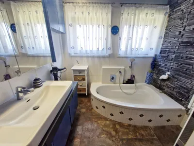 8-Zimmer-Haus kaufen in Klagenfurt Land – 270 m², € 680.000 – Bild 16 von 52