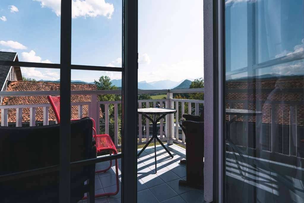 Gepflegtes Mehrparteienhaus mit 4 Wohnungen in Schiefling am Wörthersee zu verkaufen! - Ansicht 2