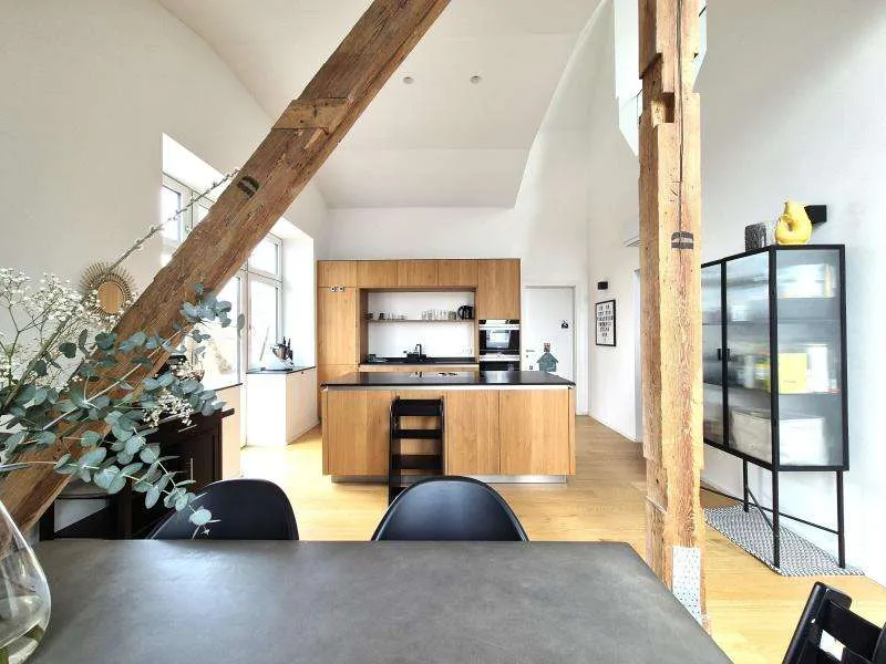 Altbaujuwel auf der Gugl! 160 m² WNFL + 12 m² Balkon, Küche möbliert, barrierefrei! Klima! Garage optional! – pohled 3