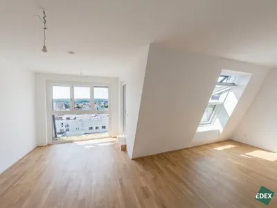 Helle 2-Zimmer-Dachgeschosswohnung mit großer Terrasse & Grünblick