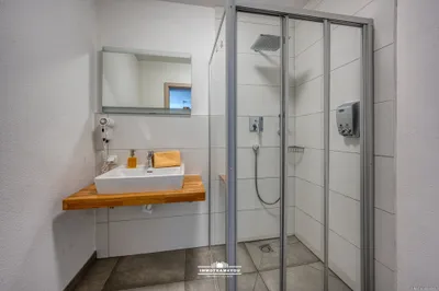 Gewerbeimmobilie kaufen in Vöcklabruck – 1 480 m² – Bild 44 von 54