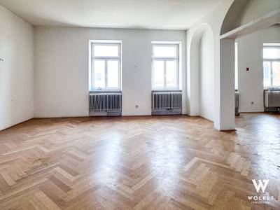 UNBEFRISTET: Zentrale Dachgeschoss-Wohnung in 1030 Wien | 4 Zimmer | Loftcharakter | Renovierungsbedarf | 1 Gehminute Wien Mitte Landstraße