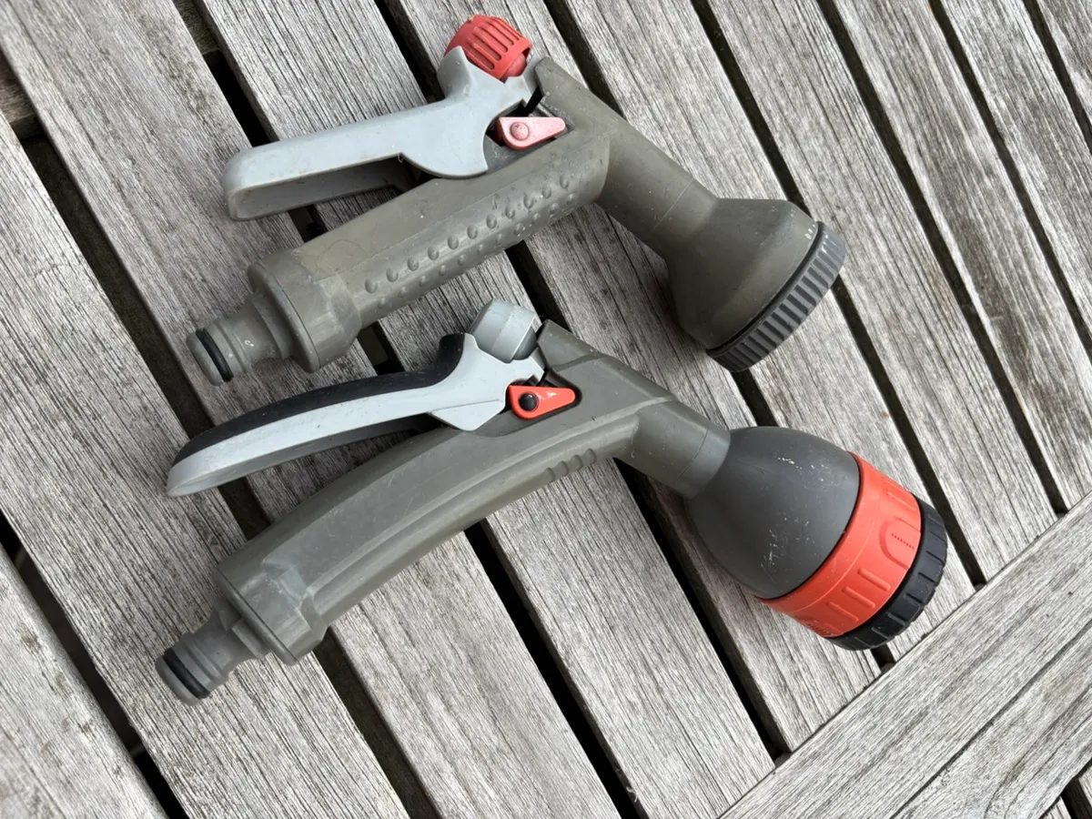Gardena Handbrause, € 6,- (3140 Pottenbrunn)
