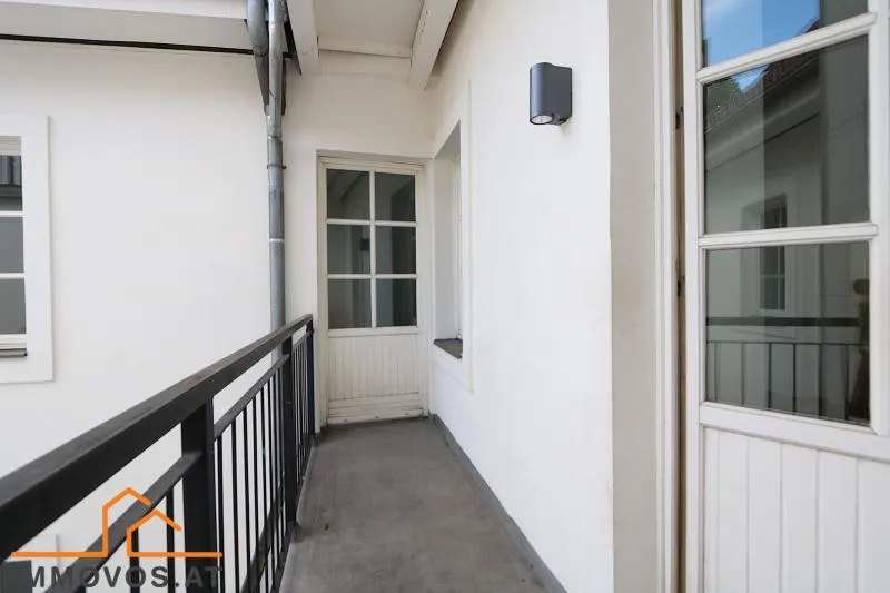 Nächst Bernhardgasse: 4 Zimmer-Altbauwohnung mit Loggia-Balkon in Biedermeiergebäude mit barrierefrei erreichbarem Lift - Ansicht 2