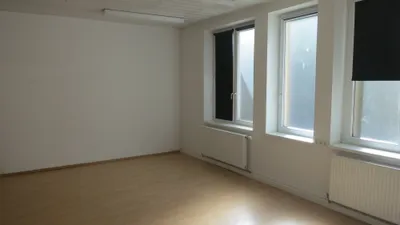 1-Zimmer-Gewerbeimmobilie mieten in Linz – 30 m², € 340 – Bild 2 von 3
