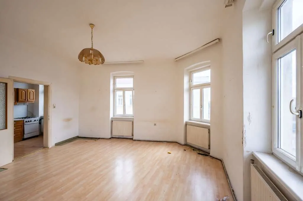 ++NEU++ sanierungsbedürftige 2,5-Zimmer Altbauwohnung - Ansicht 2