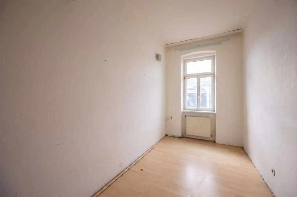 ++NEU++ sanierungsbedürftige 2,5-Zimmer Altbauwohnung - Ansicht 3