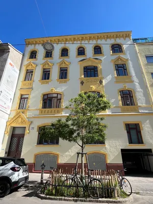 Charmanter Wiener Altbau mit klassischem Flair – Bild 2