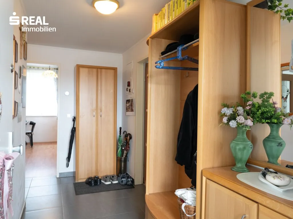 Ruhige Südlage im Innenhof - 70,79m² mit Wohnküche und 2 Zimmer, Bad, WC, Abstellraum, 7,78m² Balkon und Parkplatz! - Ansicht 2
