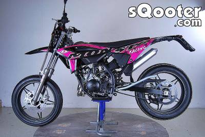 Beta RR Motard 50 "SQ MONSTA EDITION" pink