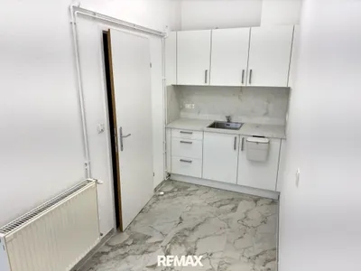 2-Zimmer-Gewerbeimmobilie mieten in Tulln – 180 m², € 2.830 – Bild 6 von 18