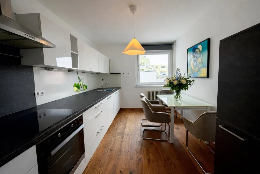 Neuwertige 3-Zi-Wohnung in Graz mit Loggia, Stellplatz & Südbalkon - Ansicht 2