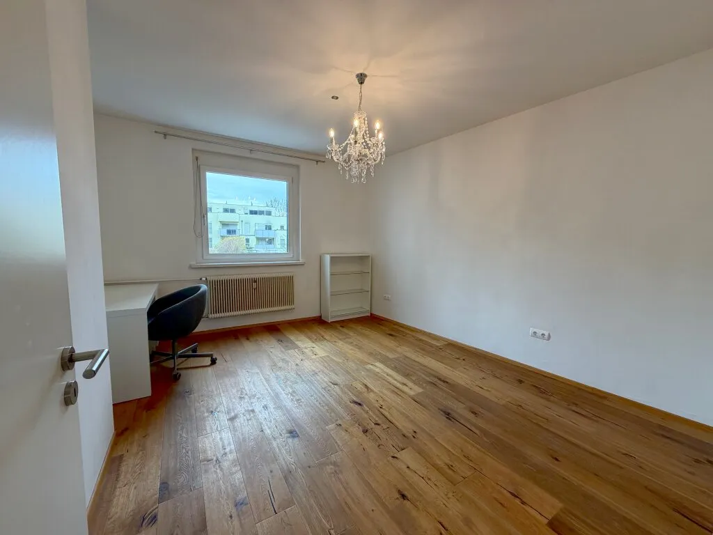 Neuwertige 3-Zi-Wohnung in Graz mit Loggia, Stellplatz & Südbalkon - Ansicht 3
