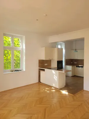 5-Zimmer-Wohnung mieten in Baden – 132 m², € 1.819