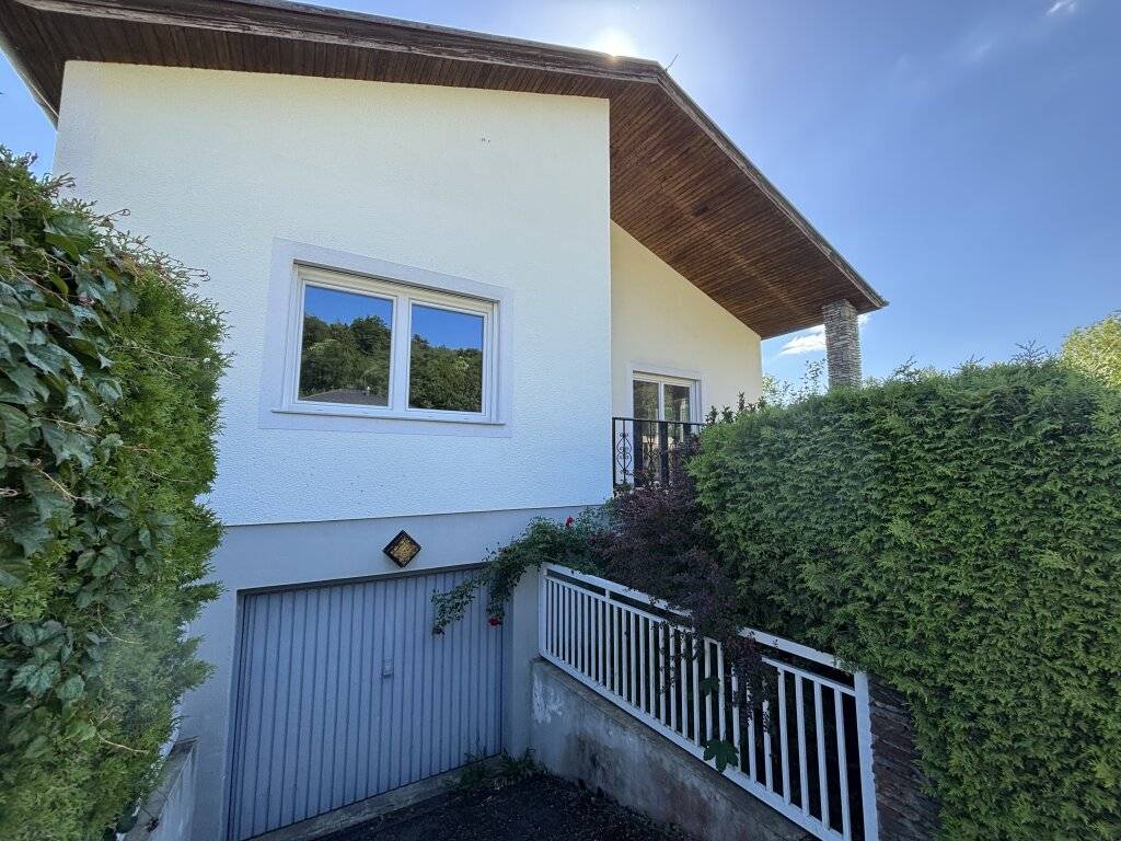Charmantes 4 Zimmer-Einfamilienhaus mit Garten, Balkon & Garagen, Stegersbach