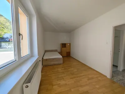 8-Zimmer-Wohnung kaufen in Amstetten – 188 m², € 198.000 – Bild 5 von 12