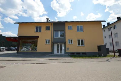 8-Zimmer-Wohnung kaufen in Amstetten – 188 m², € 198.000 – Bild 2 von 12