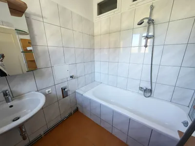 8-Zimmer-Wohnung kaufen in Amstetten – 188 m², € 198.000 – Bild 6 von 12