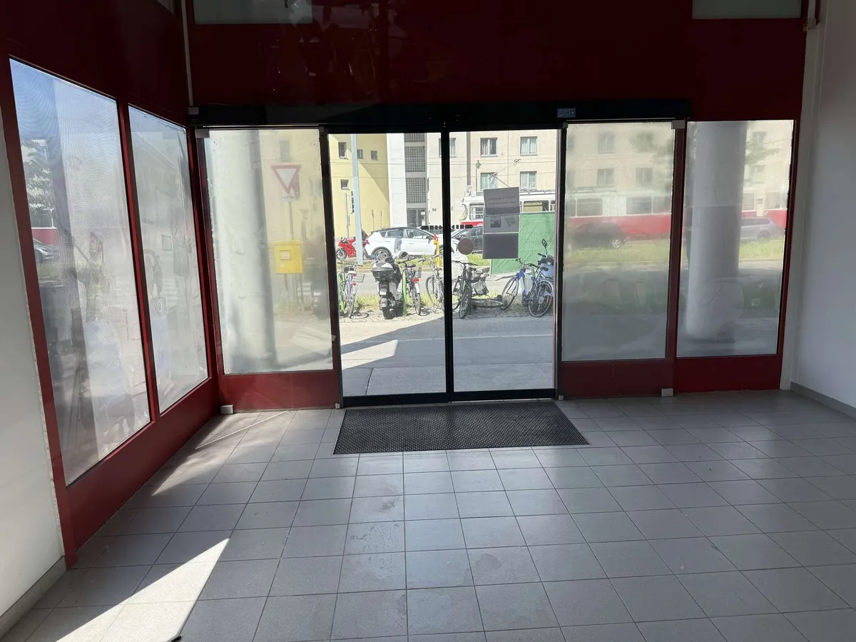 große Geschäftsfläche an der Brünner Straße - View 3