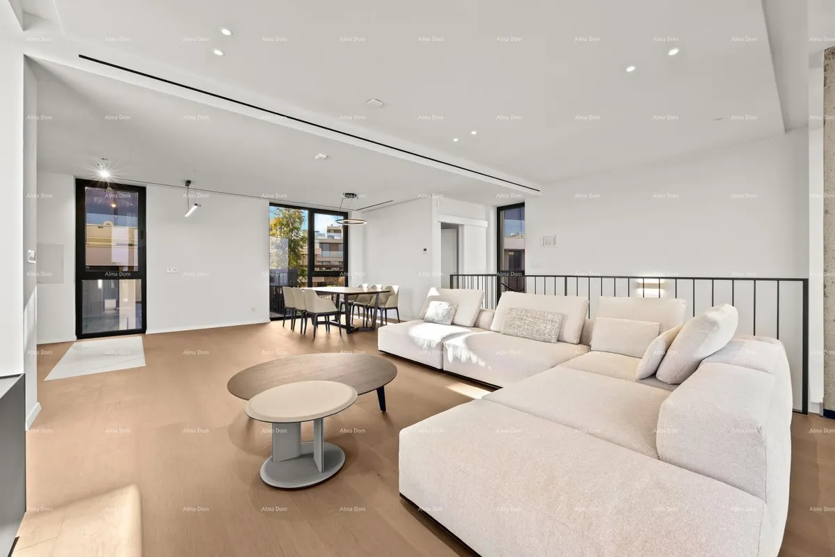 Haus Erste Reihe zum Meer! Luxuriöses Haus in Umag, 300 m vom Meer entfernt - perfekt für Familien mit modernen Annehmlichkeiten. - Ansicht 3