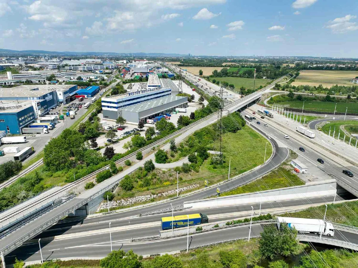 Büros und Halle zu mieten im moderner Business Park in Wiener Neudorf - Ansicht 2