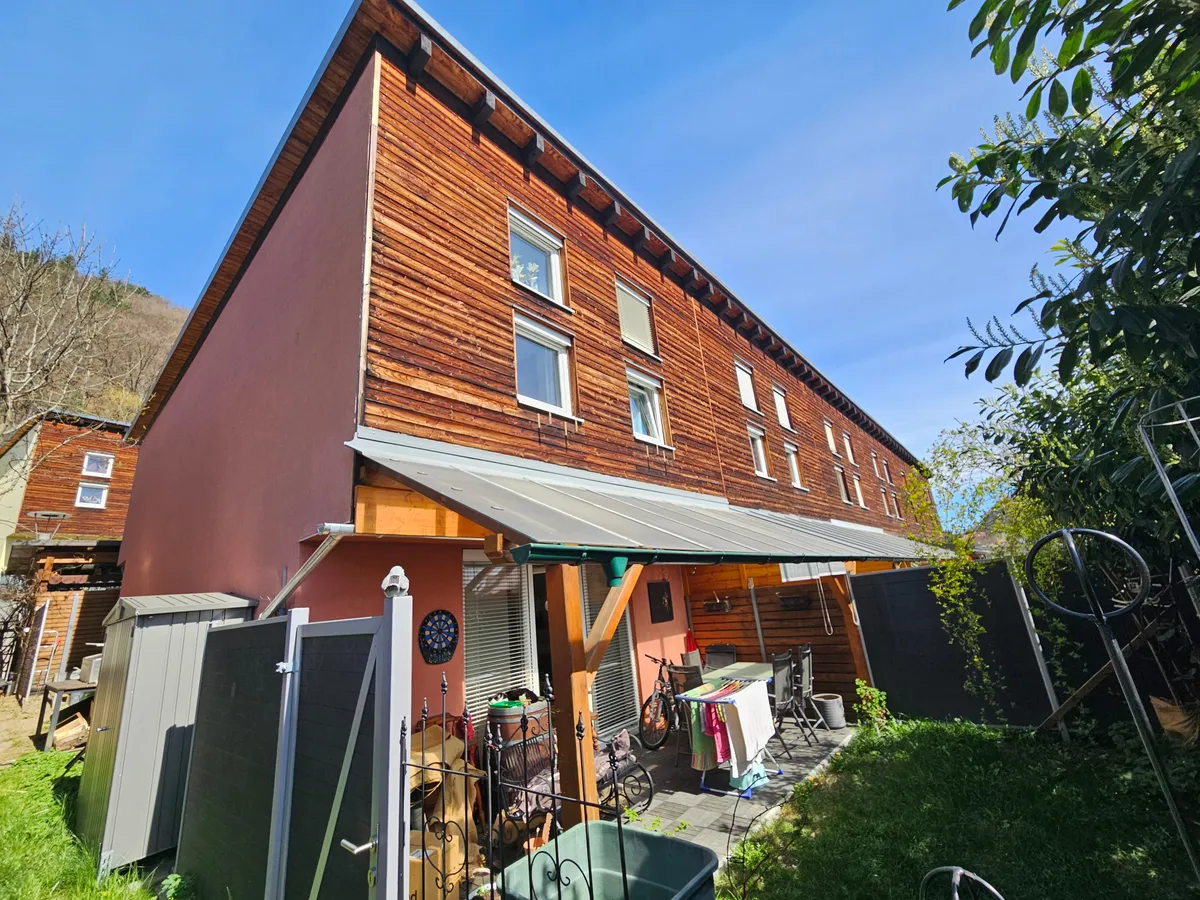 Modernes Eckreihenhaus mit Garten und Doppelcarport in beliebter, sonniger Siedlungslage - Ansicht 2
