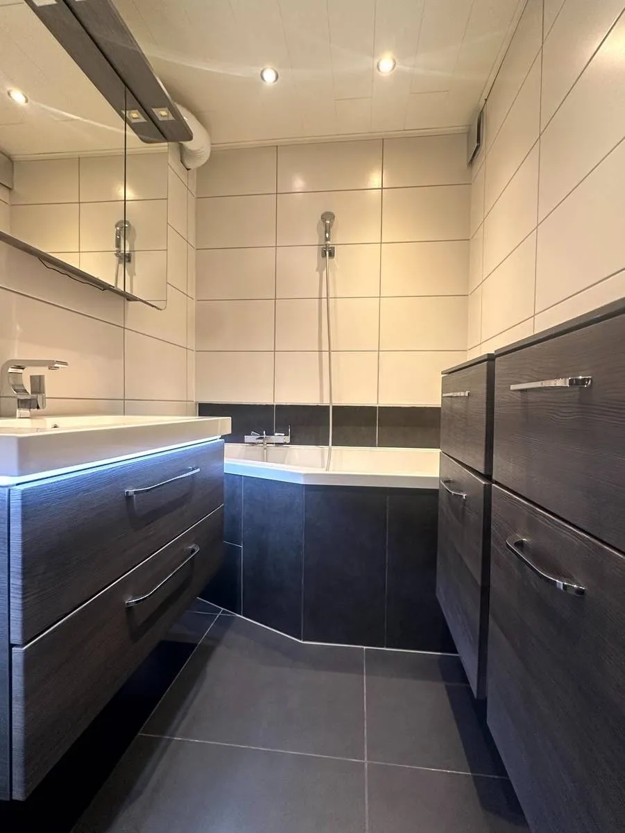 Erstbezug einer renovierten, hochwertigen, hellen 3-Zimmer-Wohnung mit Wellness-Bad nähe alte Donau - Widok 3