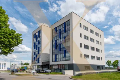 Gewerbeimmobilie mieten in Linz Land – 827 m², € 11.799