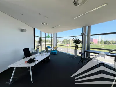 5-Zimmer-Gewerbeimmobilie mieten in Linz Land – 240 m², € 4.985 – Bild 2 von 10