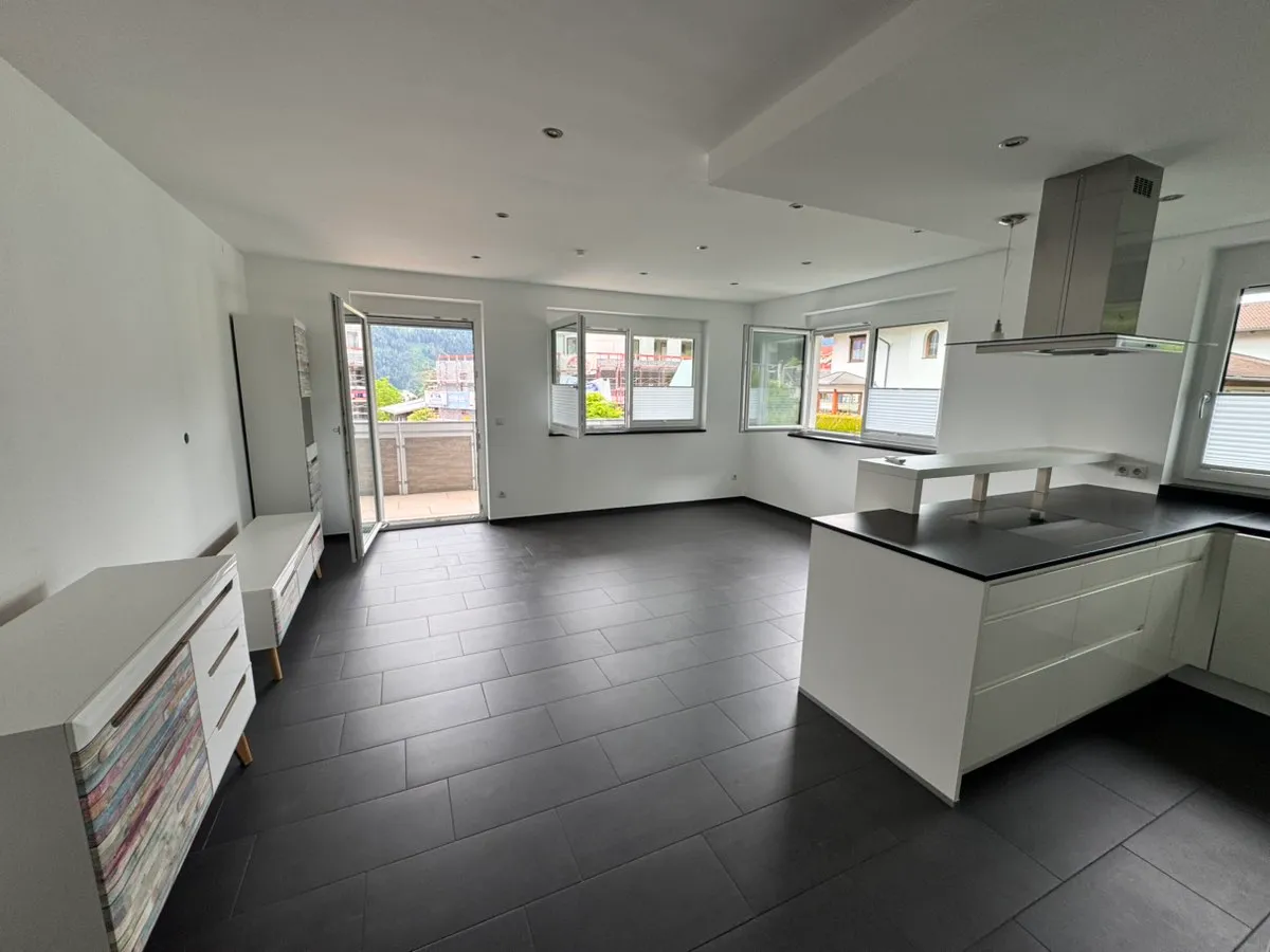 Modernes Wohnen mit Stil - hochwertige 3-Zimmer-Wohnung in Bestlage von Zirl - Widok 2