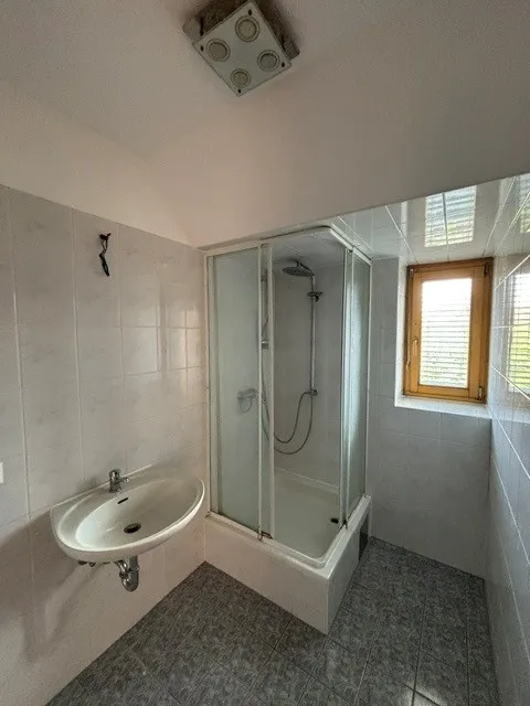 Lichtdurchflutete 3-Zimmer-Wohnung mit Balkon und Carportparkplatz - geförderte Miete - 3 Zimmer - Ansicht 3