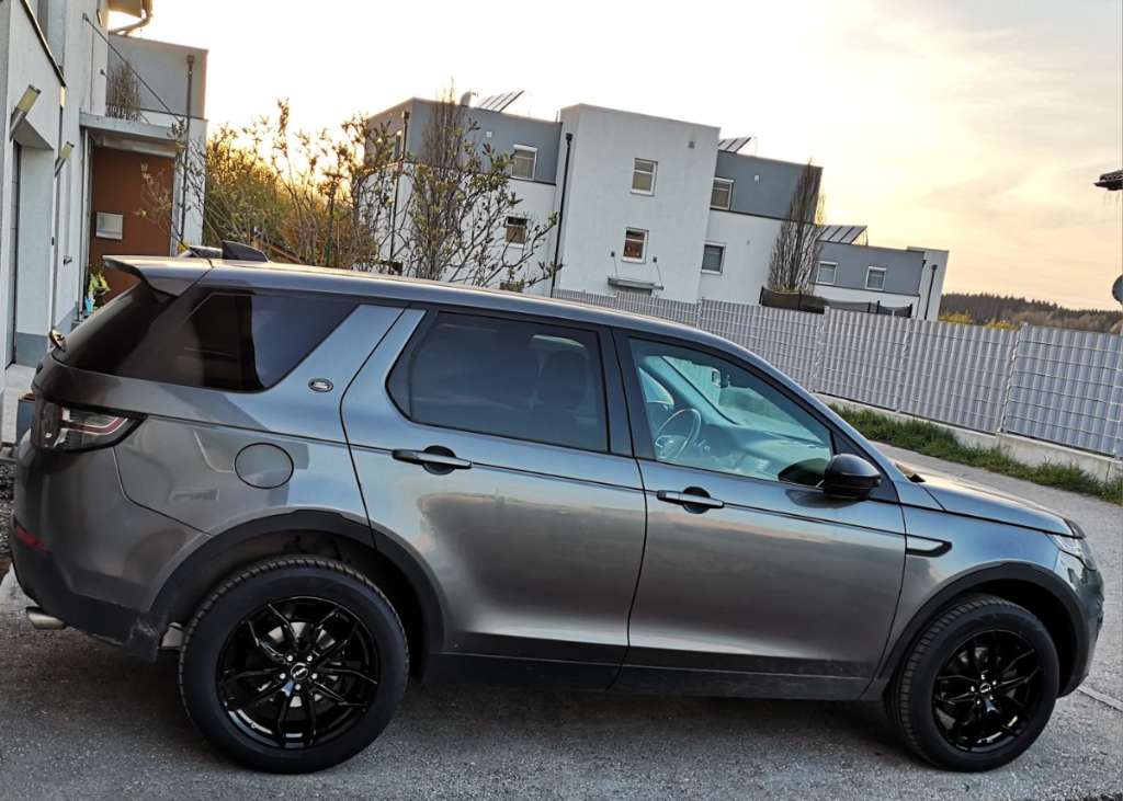 Land Rover Discovery Sport 2,0 eD4 e-Capability Pure SUV / Geländewagen