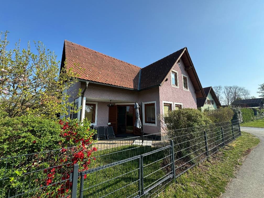 * HOCHWERTIGES EINFAMILIENHAUS IN RUHIGER SONNENLAGE MIT PERFEKTER VERKEHRSANBINDUNG NACH LEIBNITZ - GRAZ * - Ansicht 2