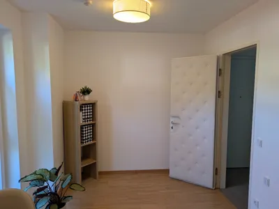 1-Zimmer-Gewerbeimmobilie mieten in Linz Land – 12 m², € 610 – Bild 2 von 2