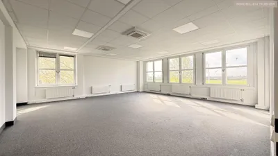 6-Zimmer-Gewerbeimmobilie mieten in Bruck an der Leitha – 223 m², € 2.886 – Bild 2 von 17