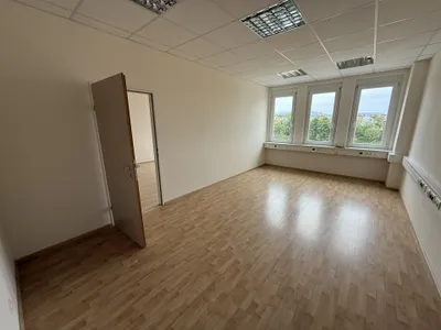 3-Zimmer-Gewerbeimmobilie mieten in Baden – 106 m², € 1.252 – Bild 5 von 7