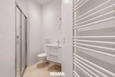 6-Zimmer-Wohnung mieten in Wien – 130 m², € 2.250 – Bild 10 von 12