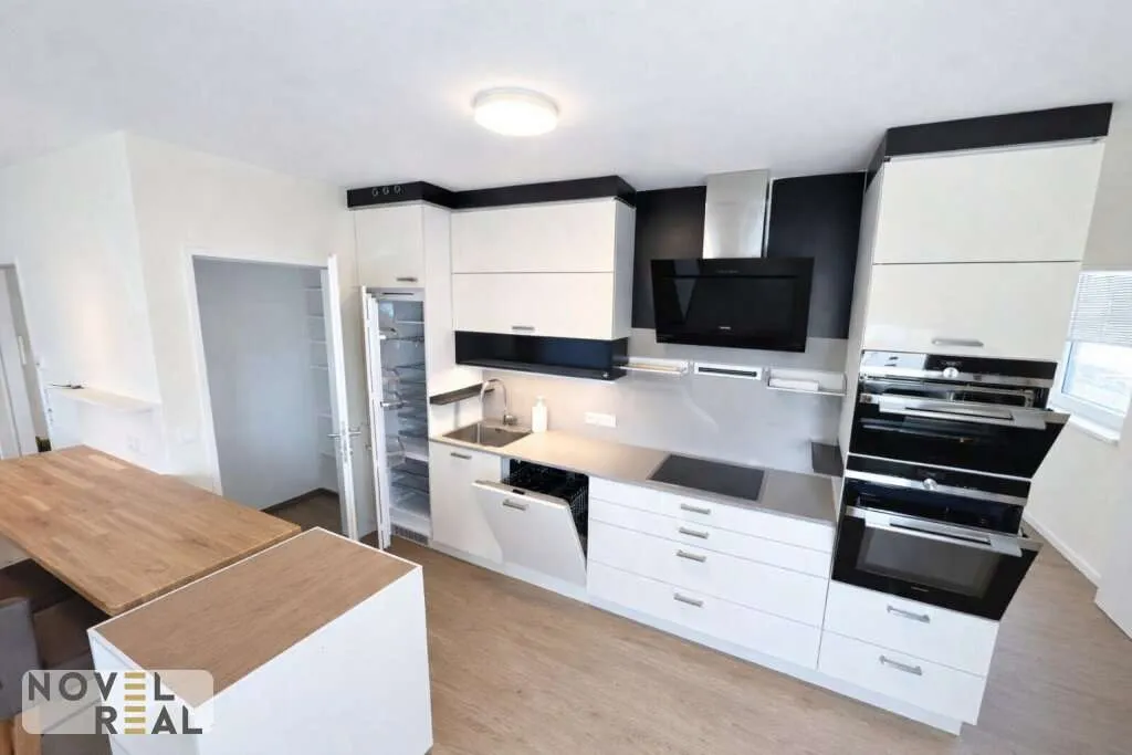 Moderne 2-Zimmer-Wohnung mit Loggia im Sky Tower am Hauptbahnhof - Ansicht 2