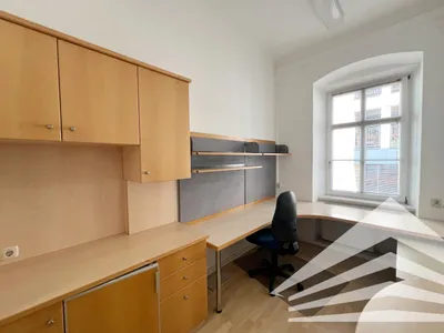 8-Zimmer-Gewerbeimmobilie mieten in Linz – 153 m², € 1.750 – Bild 7 von 10
