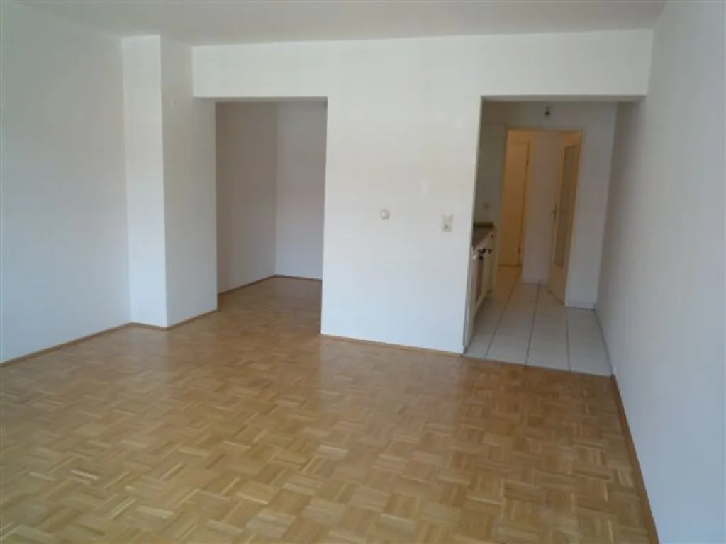 INVESTMENT - UNBEFRISTET VERMIETETE GROSSGARCONNIERE MIT EXTRA SCHLAFNISCHE! - Ansicht 3