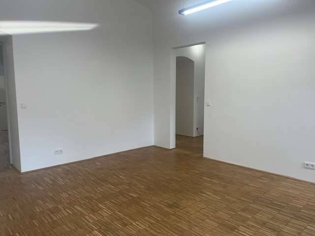 Praxis-/ Büroraum in bester Innenstadtlage - frisch saniert! - Ansicht 3