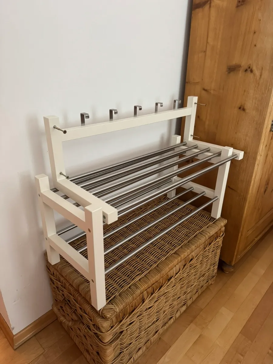 IKEA Tjusig Garderoben-Set (Schuhregal & Hutablage), Weiß, € 25,- (1140 Wien)