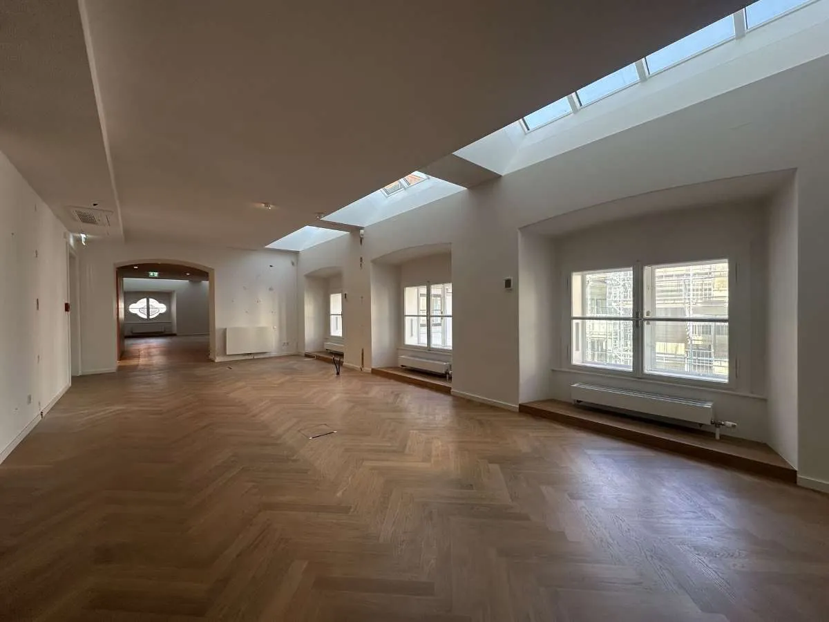 Beste Innenstadtlage im Palais Harrach - Widok 3