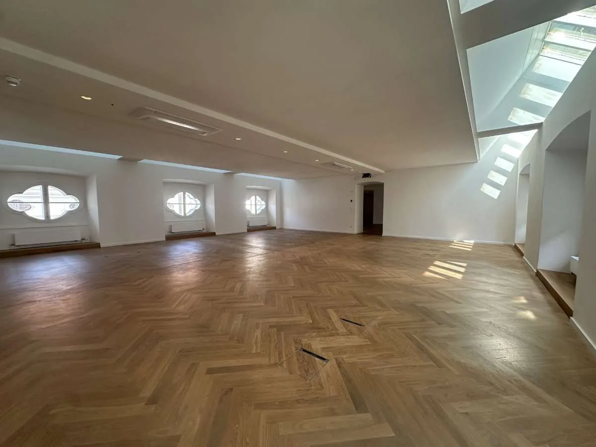Beste Innenstadtlage im Palais Harrach - Widok 2