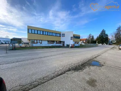 8-Zimmer-Gewerbeimmobilie mieten in Wels-Land – 300 m², € 4.127 – Bild 3 von 21